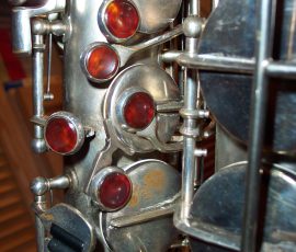 Akustik alto #2749 Source: saxer.org saxophone keys, Akustik saxophone, vintage German sax, amber colored key touches, silver sax,