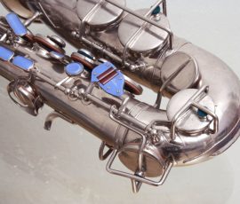 Seller notes sax is from 1949. Source: saxobrainiac on eBay.com saxophone keys, Akustik saxophone, vintage German sax, blue key touches, rolled tone holes, silver sax,