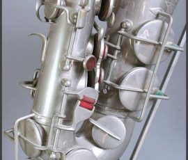 Akustik alto #2046 Source: ancient-decorations on eBay.com saxophone keys, Akustik saxophone, vintage German sax, amber colored key touches, silver sax,