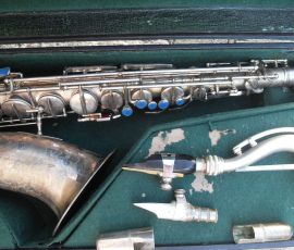Akustik tenor #1440 Source: spirollus123 on eBay.de saxophone keys, Akustik saxophone, vintage German sax, blue key touches, rolled tone holes, silver sax, saxophone neck, mircotuner