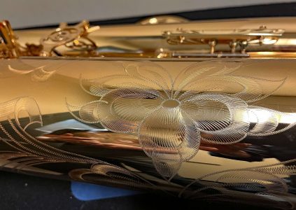 saxophone bell engraving, bass saxophone, P. Mauriat, PM-350,