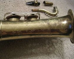 Unstencilled tenor #8237 D&J copy of The New King. Source: madeinusa14 on eBay.com vintage German saxophone, Dörfler & Jörka, unlabelled stencil sax, bell engraving, two-tone horn, D&J copy of Keilwerth The New King
