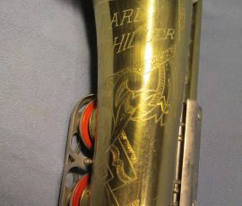 Carl Schiller # 9990 D&J copy of The New King. Source: Esalevets Store on eBay.com vintage German saxophone, Dörfler & Jörka, Carl Schiller, stencil sax, bell engraving, two-tone horn, D&J copy of Keilwerth The New King