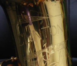 Clinton alto #17379 D&J copy of The New King. Source: eBay.com vintage German saxophone, Dörfler & Jörka, Clinton, stencil sax, bell engraving, lacquer horn, D&J copy of Keilwerth The New King