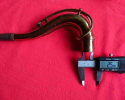 De Villiers tenor # 11xxx. Source: Bassic Sax calipers used to measure the inside of the neck tenon on a vintage German tenor saxophone neck, Dörfler & Jörka, De Villiers, stencil sax