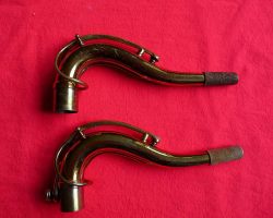 De Villiers tenor # 11xxx by D&J
Toneking 29xxx by JK
Source: Bassic Sax Left side view of 2 vintage German tenor saxophone necks, Julius Keilwerth, Toneking, Dörfler & Jörka, De Villiers