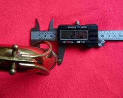 De Villiers tenor # 11xxx. Source: Bassic Sax calipers used to measure the outside of the neck tenon on a vintage German tenor saxophone neck, Dörfler & Jörka, De Villiers, stencil sax