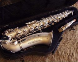 Olds Super alto Source: soundfuga.jp