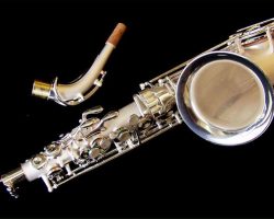 Olds Super alto Source: soundfuga.jp