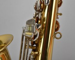 Post shapes on Boucet alto # ? Source: kurprinz on eBay.de rolled tone holes, Dörfler & Jörka saxophone, Boucet alto sax, stencil sax, two-tone sax, vintage German sax, post shapes, left pinkie cluster, clone of vintage The New King by Keilwerth