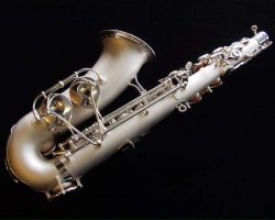 Olds Super alto Source: soundfuga.jp