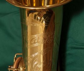 Ravoy tenor # 7704 D&J copy of The New King. Source: A Friend of Bassic Sax vintage German saxophone, Dörfler & Jörka, Ravoy, stencil sax, bell engraving, lacquer horn, D&J copy of Keilwerth The New King