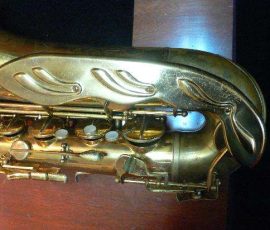 Senator tenor # 7xxx D&J copy of The New King. Source: Marsh Woodwinds vintage German tenor saxophone, Dörfler & Jörka, Senator, stencil sax, metal angel wing key guard, lacquer sax with lacquer angel wing, lower stack keys