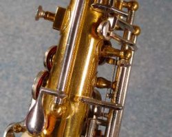 SML alto # 8522 D&J copy of The New King. Source: junkdude.com octave mechanism on Dörfler & Jörka alto saxophone, vintage German sax, stencil sax, two-tone saxophone