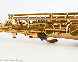 The New King alto #38431. Source: getasax.com vintage German saxophone, Julius Keilwerth, The New King, octave mechanism, lacquer horn on white background
