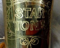 Star Tone tenor # 15879 D&J copy of The New King. Source: trimusica on eBay.com vintage German saxophone, Dörfler & Jörka, Star Tone, stencil sax, bell engraving, two-tone horn, D&J copy of Keilwerth The New King