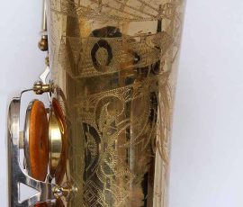Voss alto # 15208 D&J copy of The New King. Source: freeinjesus on eBay.com vintage German saxophone, Dörfler & Jörka, Voss, stencil sax, bell engraving, two-tone horn, D&J copy of Keilwerth The New King