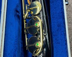 Source: Mark's Boutique on reverb.com Keilwerth SX90R straight alto sax, black nickel with gold lacquer bell & keys, left-sided bell keys