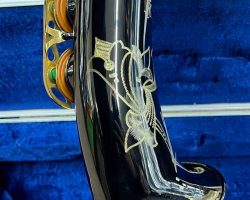 Source: Mark's Boutique on reverb.com Keilwerth SX90R straight alto sax, black nickel with gold lacquer bell & keys, bell curve, bell engraving