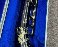Source: Mark's Boutique on reverb.com Keilwerth SX90R straight alto sax, black nickel with gold lacquer bell & keys, bell engraving, JK logo
