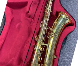 Source: prestomusicalrepairs.com King Excellence bass saxophone, Jinyin-made bass saxophone, long wrap bass, stencil sax, Chinese bass sax, vintage American style, Conn New Wonder bass sax copy,