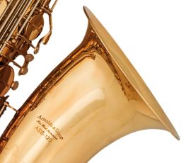 Source: raffaeleinghilterra.it Arnolds & Sons bass saxophone, Jinbao-made bass saxophone, short wrap bass, stencil sax, Chinese bass sax, Super Action 80 Series II copy,