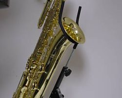Source: intermuzika on eBay.com Oleg first generation bass saxophone, Jinbao-made bass saxophone, short wrap bass, stencil sax, Chinese bass sax, Super Action 80 Series II copy,