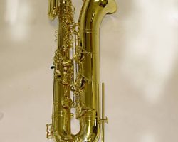 Source: intermuzika on eBay.com Oleg first generation bass saxophone, Jinbao-made bass saxophone, short wrap bass, stencil sax, Chinese bass sax, Super Action 80 Series II copy,