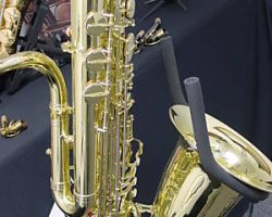 Source: intermuzika on eBay.com Oleg first generation bass saxophone, Jinbao-made bass saxophone, short wrap bass, stencil sax, Chinese bass sax, Super Action 80 Series II copy,
