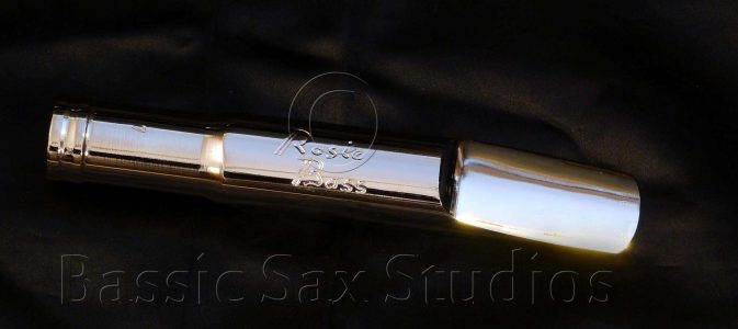 Fred Lebayle Rosie bass sax M/P. Photo by H. Kahlke Fred Lebayle Rosie Bass Saxophone Sax Mouthpiece, top view, metal mouthpiece, handmade mouthpiece, #7 stamped on shank, beak, modern,