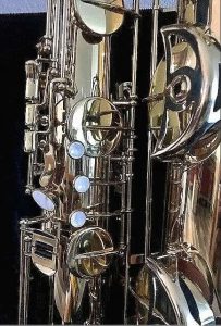 Source: vicdev99 on eBay.com Stagg bass saxophone, Jinbao-made bass saxophone, short wrap bass, stencil sax, Chinese bass sax, Super Action 80 Series II copy,