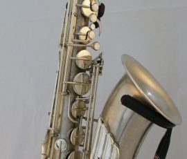 The New King model tenor, that doesn’t have a high F# key, but is otherwise identical to its Toneking cousin. Serial # 41XXX, source: saxophon-spezialist on eBay.com vintage German saxophone, The New King tenor saxophone with metal angel wing, Julius Keilwerth-made saxophone