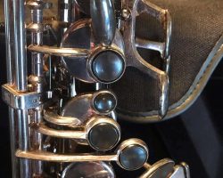 Dave Guardala alto #360761 Made in China or Taiwan. Source: roundupstate on eBay.com Dave Guardala alto sax, Asian-made saxophone, black nickel silver key work,