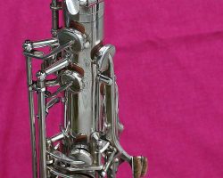 Serial # 00382x. Source: worldwidesax.com DG-500SP, Dave Guardala tenor sax, floral engraving on bell, tenor saxophone, B&S